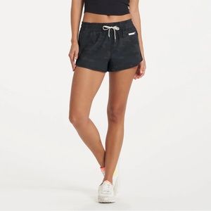 Vuori Clementine Black Watercolor Camo Lined Running Short Size XS
